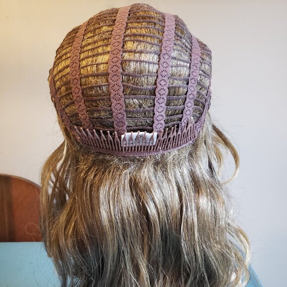 Beach Hair! 3/4 wig - Picture 10 of 11